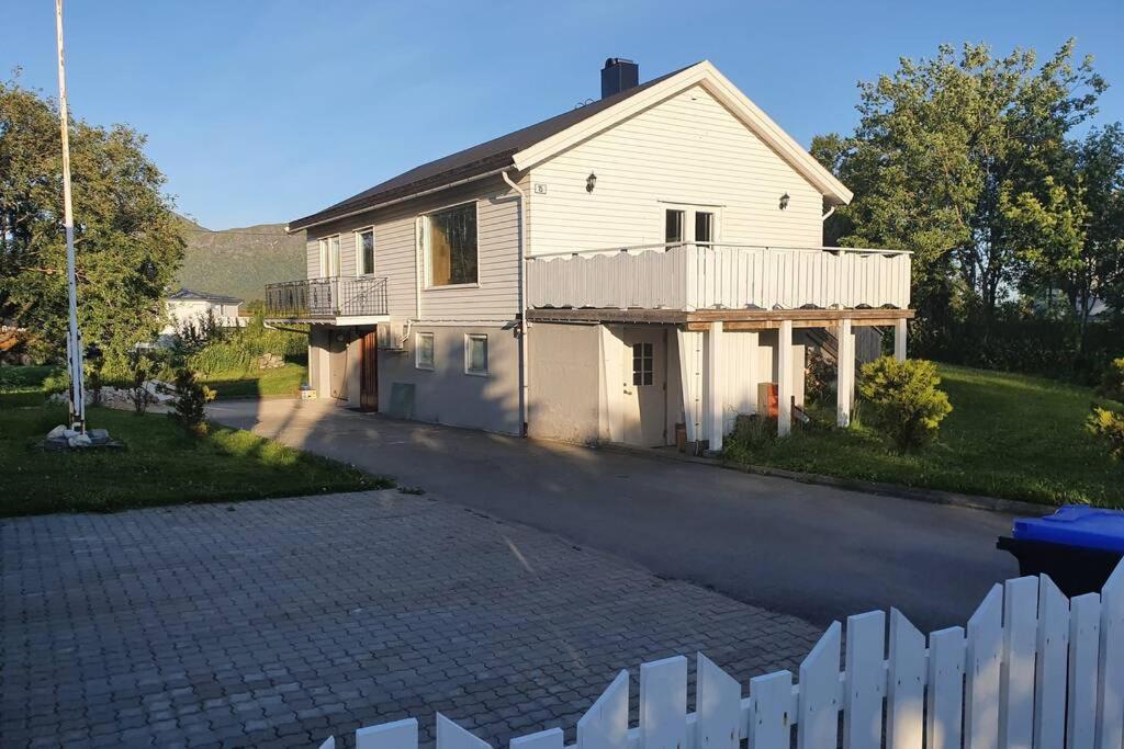 Apartmán Hus Sentralt I Lofoten Leknes Exteriér fotografie